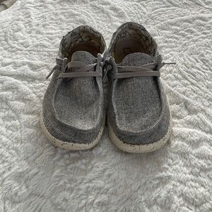 Womens hey dudes size 9